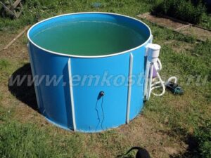 Круглый бассейн из полипропилена с фильтрацией на дачном участке