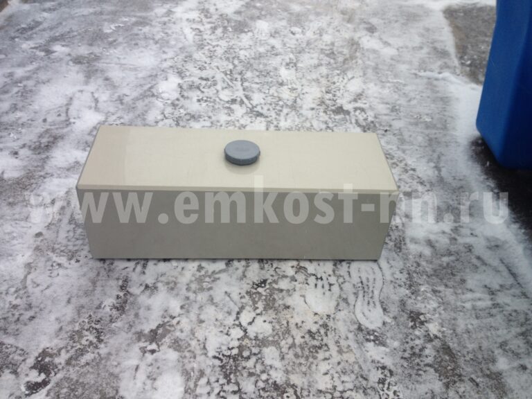 Транспортная ёмкость из полипропилена — вид сбоку