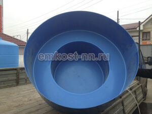 Овальная купель из полипропилена — вид внутрь чаши с сиденьем